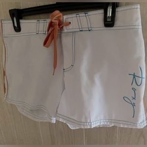Vintage Women’s Lightweight Roxy Board Shorts Size 8 Velcro/Tie waistband